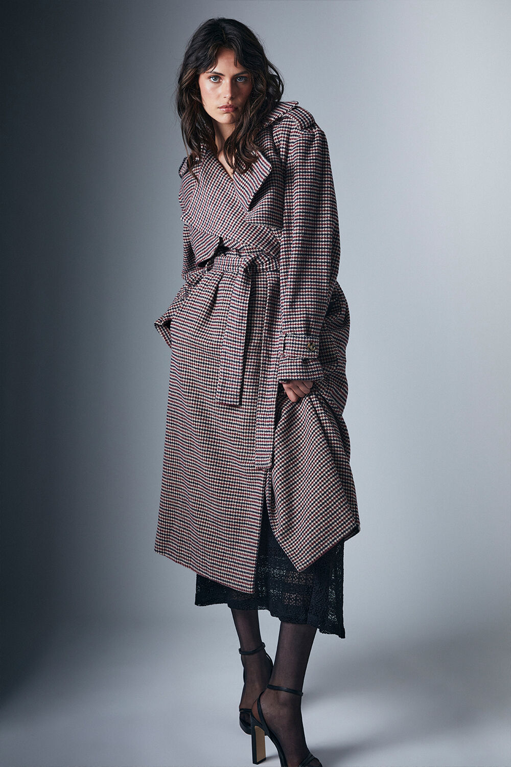OVERSIZED CHECK TRENCH in colour CAVIAR