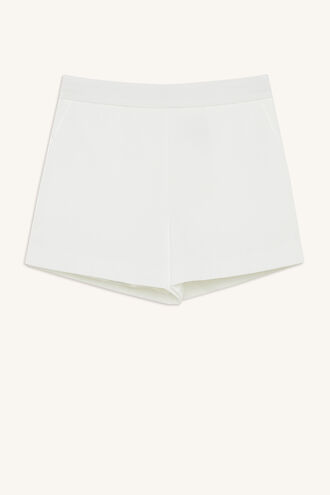 ROMIE SHORT in colour CLOUD DANCER