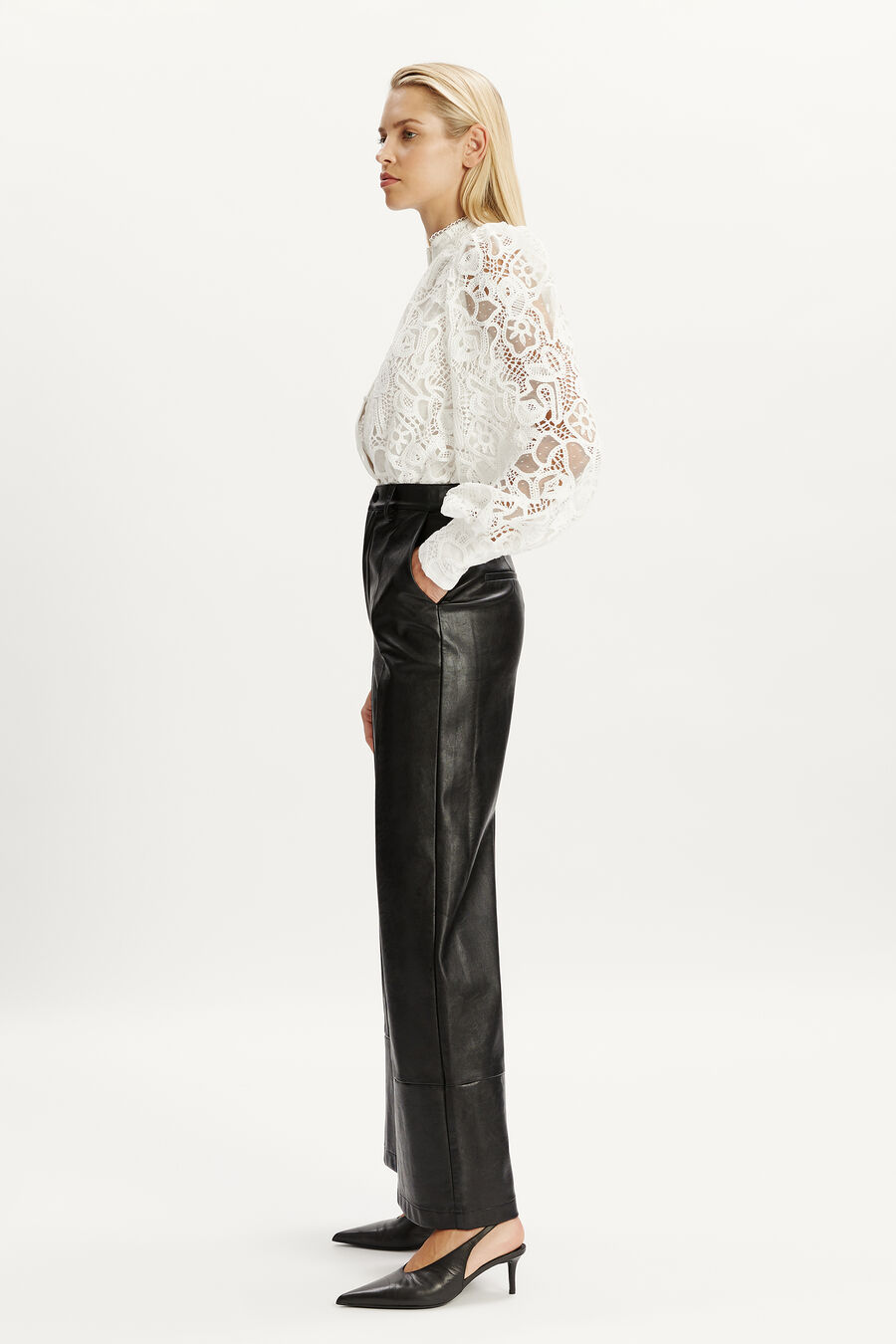 REMY LACE BODYSUIT in colour ORCHIDWHT