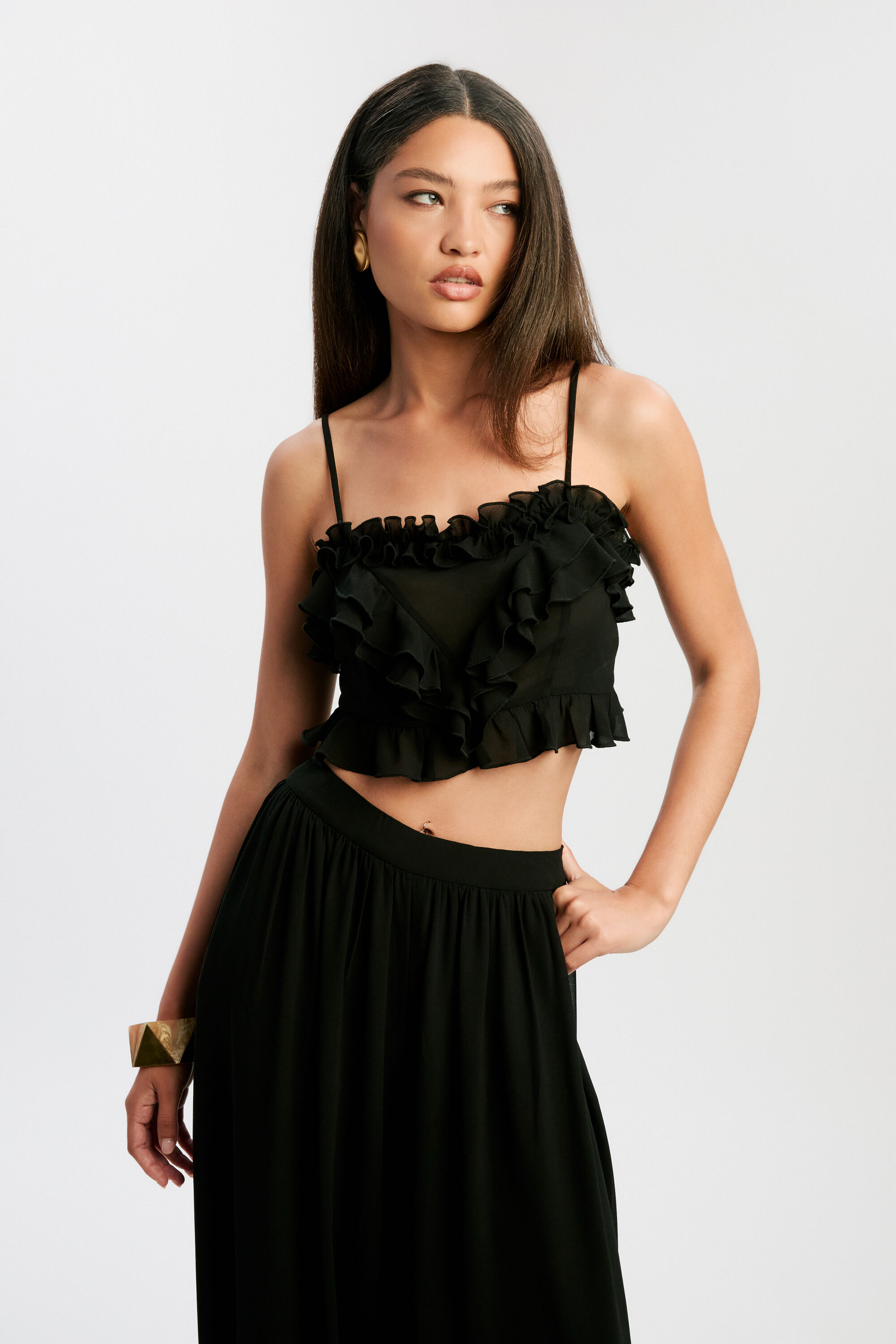 ▪️専用　BORDER FRILL TOP(38) 　BLACK Alira Frill Detail Crop Top In Black | Bardot