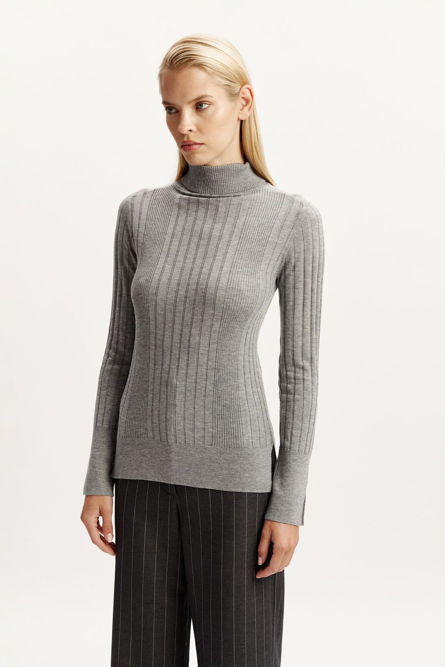 Tarshee Turtle Neck Knit Top