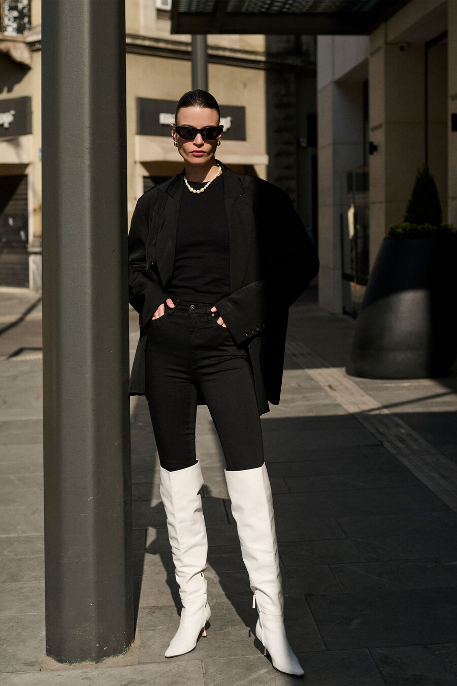 KHLOE HI JEANS in colour BLACK