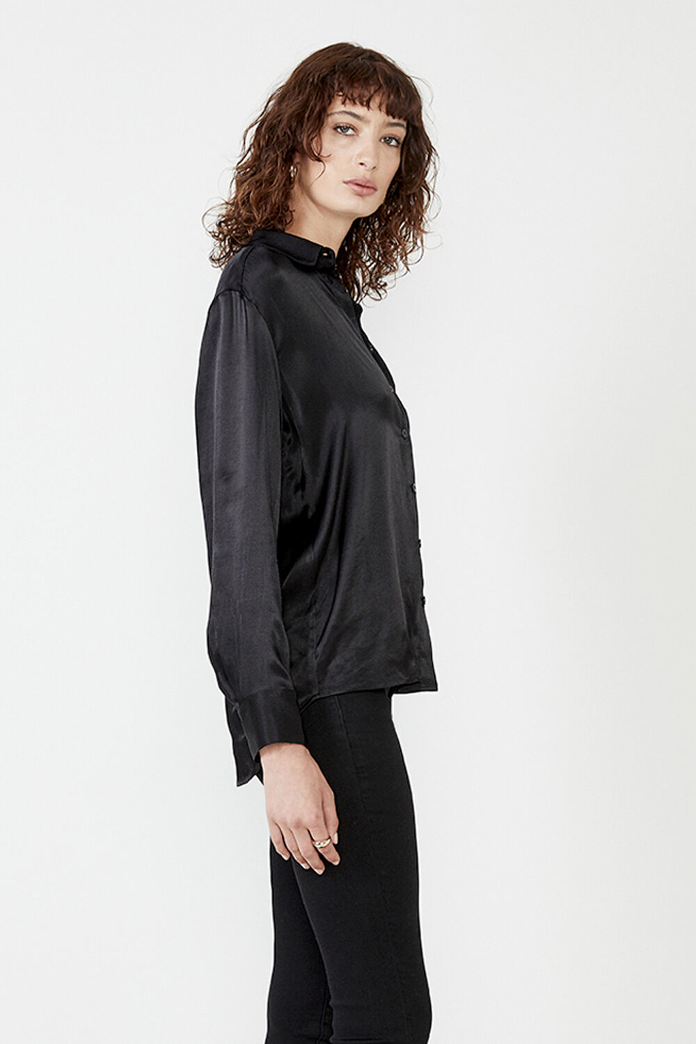 SATIN COLLAR SHIRT in colour CAVIAR