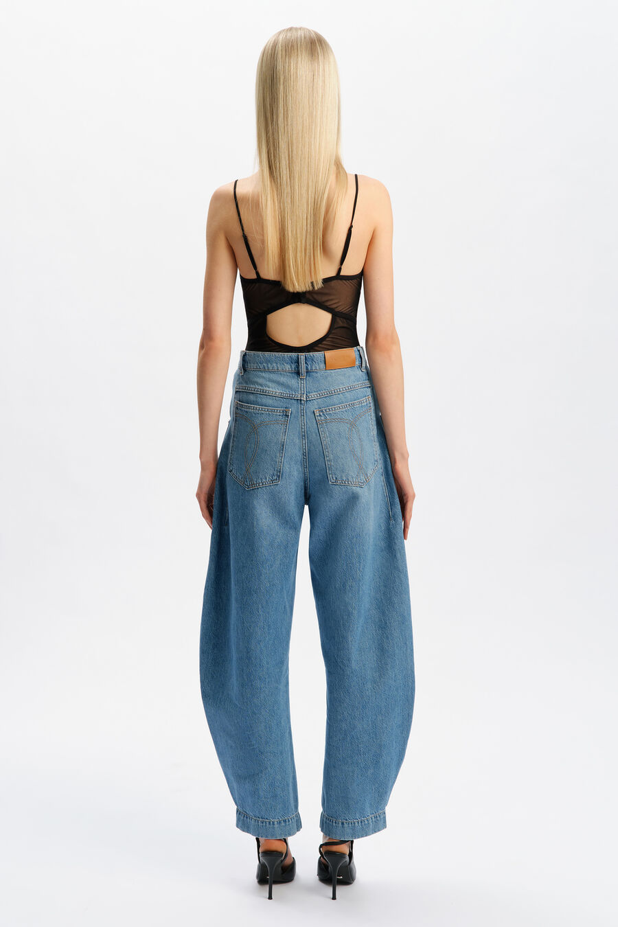 030 High Rise Barrel Leg Jean