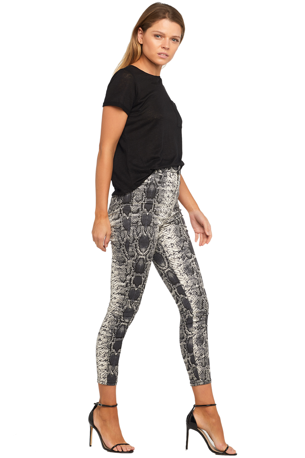 BRIANA TEE in colour JET BLACK