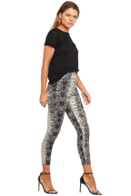 BRIANA TEE in colour JET BLACK