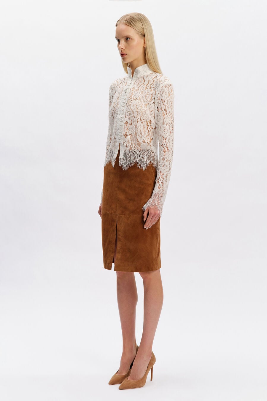 REMLY BUTTON FRONT LACE TOP in colour Orchid White