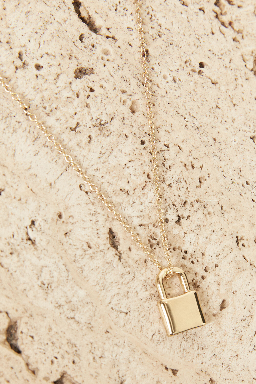 FINE PADLOCK NECKLACE in colour GOLD EARTH