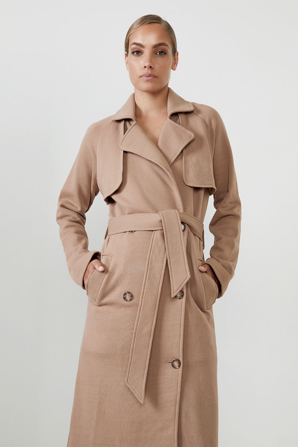 Tan trench