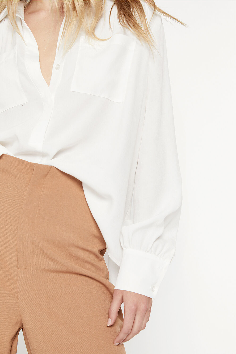 SATIN COLLAR SHIRT in colour CLOUD DANCER