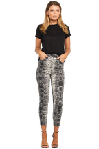 BRIANA TEE in colour JET BLACK