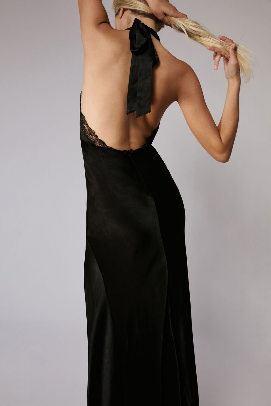 ROSELYN HALTER NECK MAXI DRESS