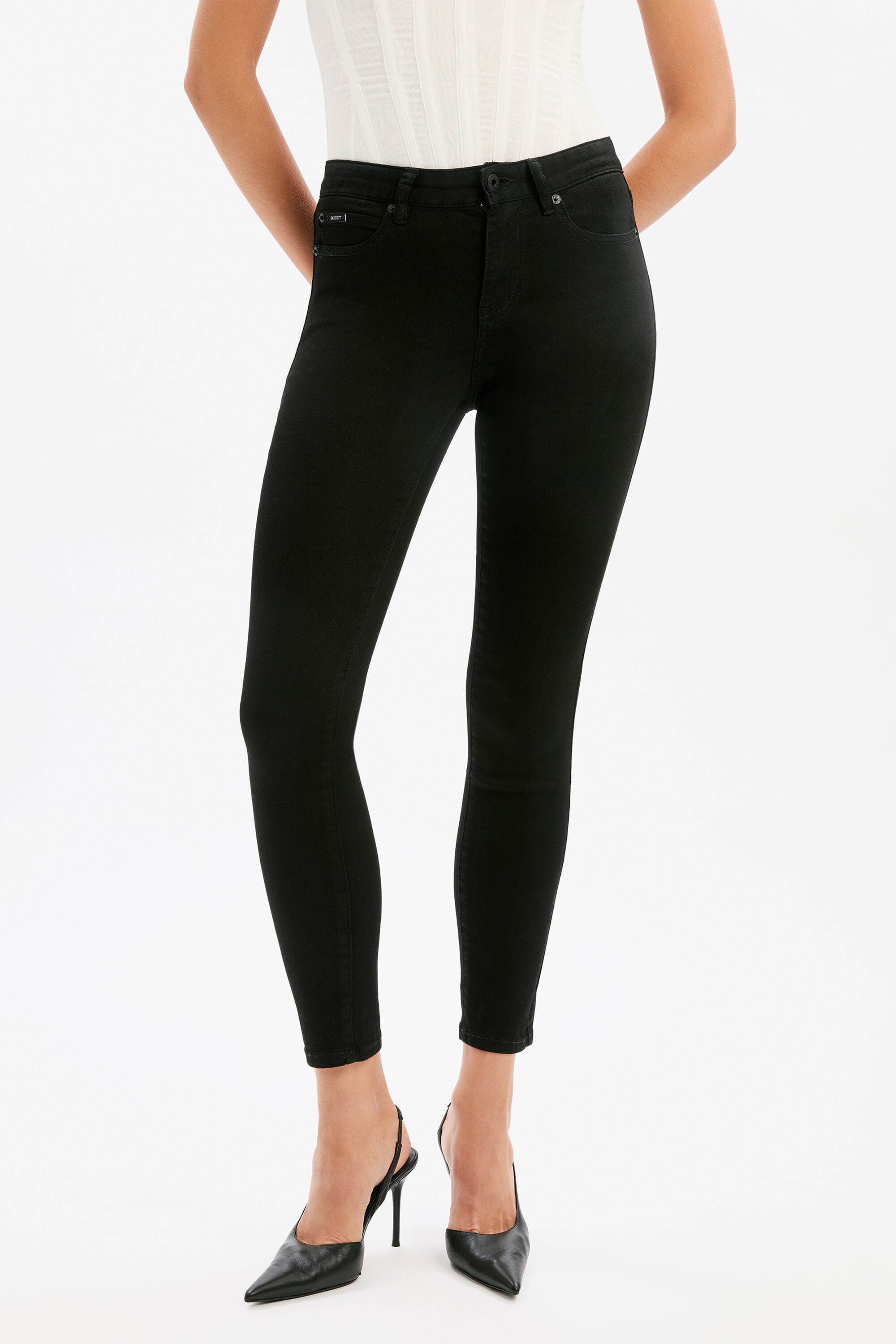 Kate Hipster Jean in Black | Bardot