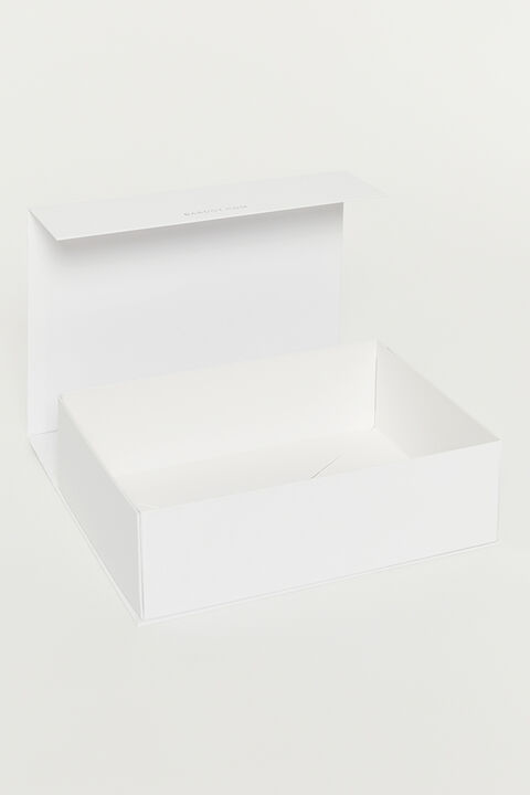 LARGE GIFT BOX in colour BRIGHT WHITE