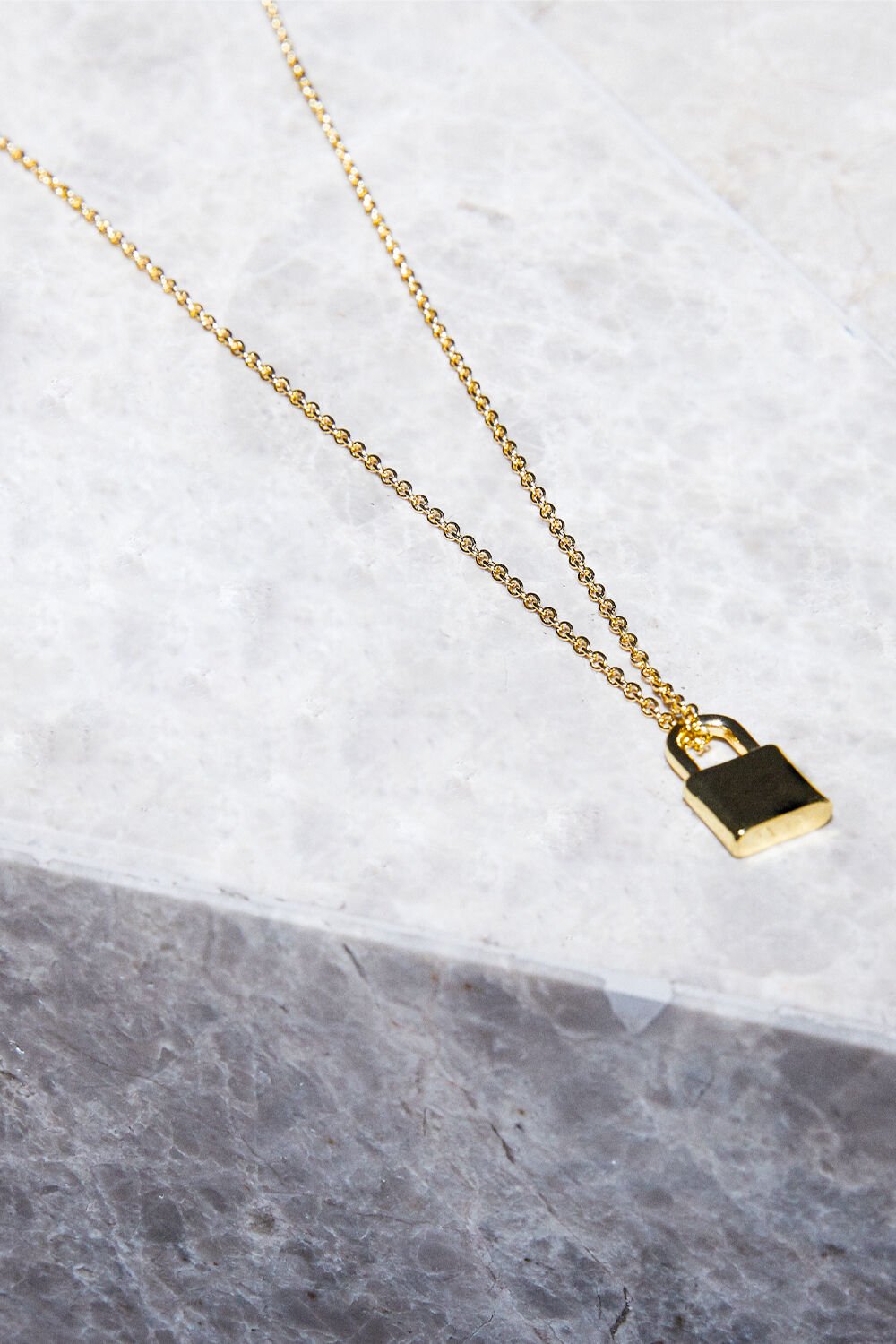 FINE PADLOCK NECKLACE in colour GOLD EARTH