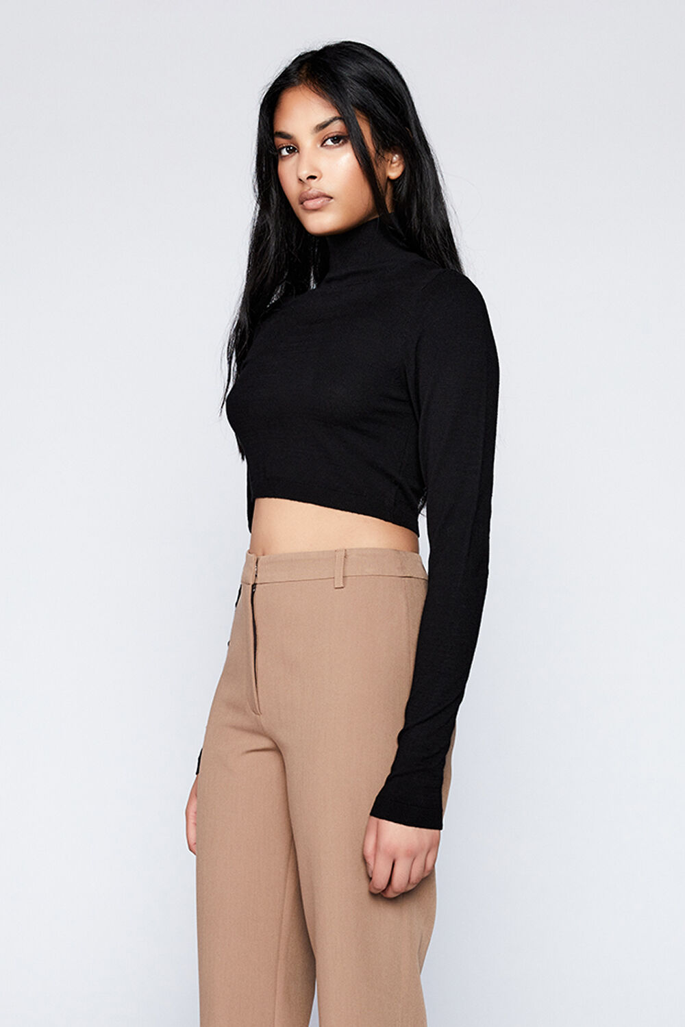 SELINA CROP TURTLE NECK KNIT in colour CAVIAR