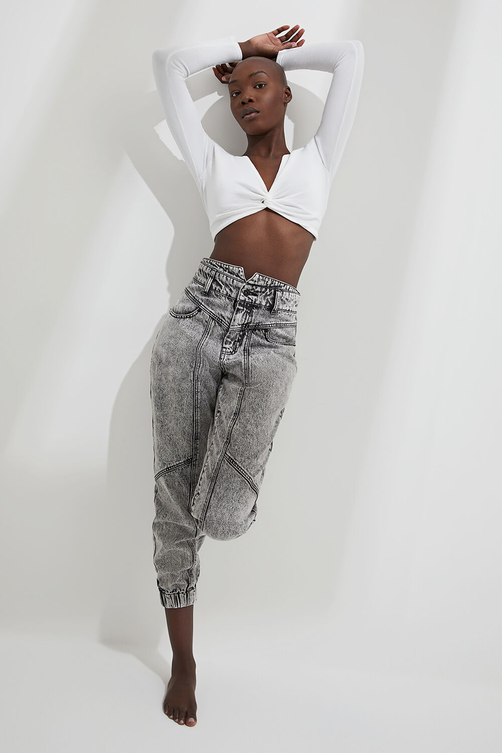 TWIST LONG SLEEVE CROP in colour CLOUD DANCER