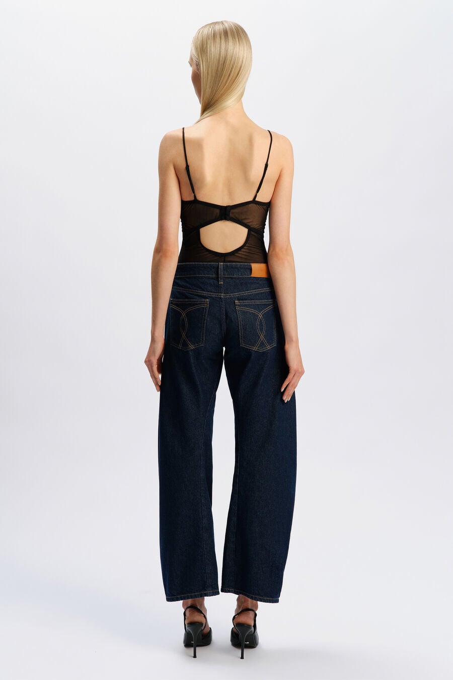 030 Mid Rise Relaxed Fit Jean