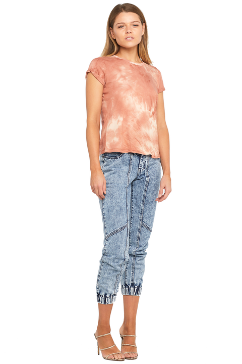 SOFT TIE DYE TEE in colour DUSTY CORAL