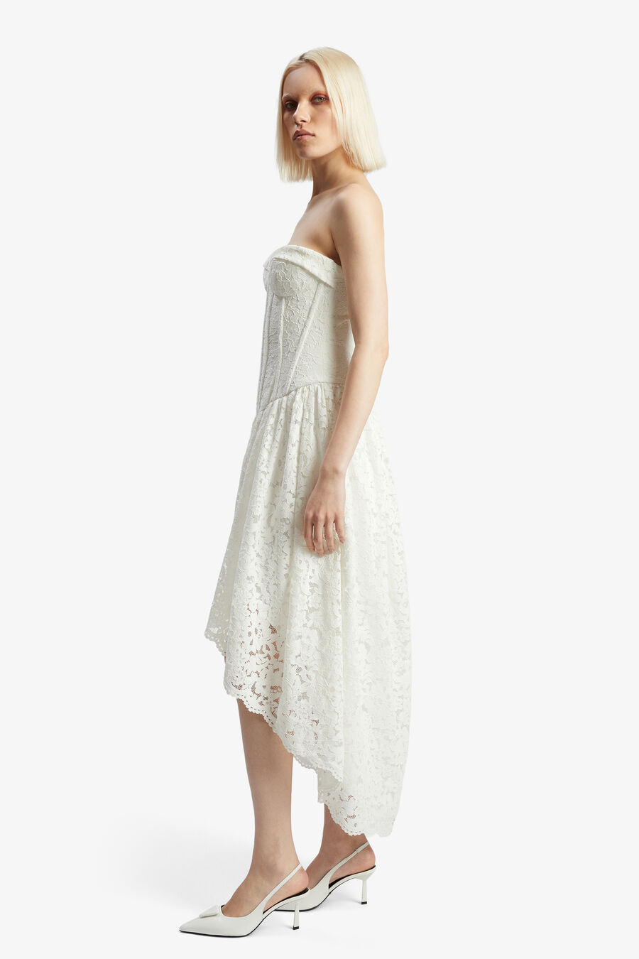 FELICIDAD STRAPLESS LACE DRESS in colour ORCHIDWHT