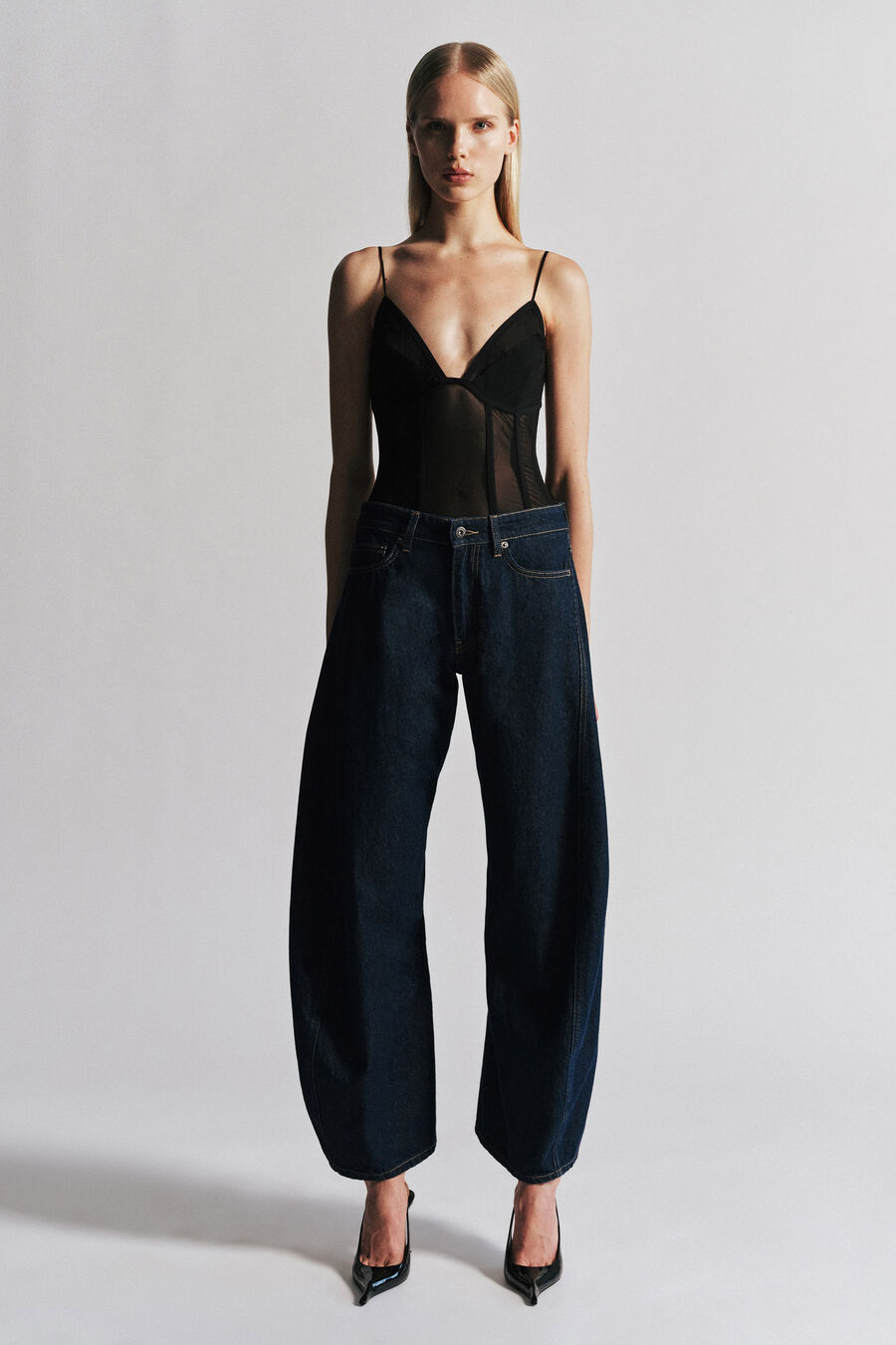 030 Mid Rise Relaxed Fit Jean