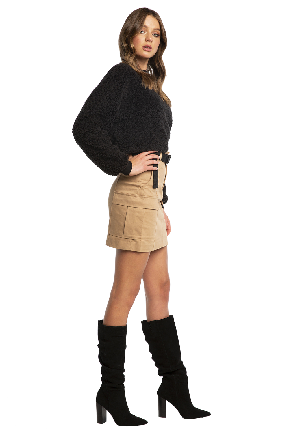 Utility cargo skirt clearance