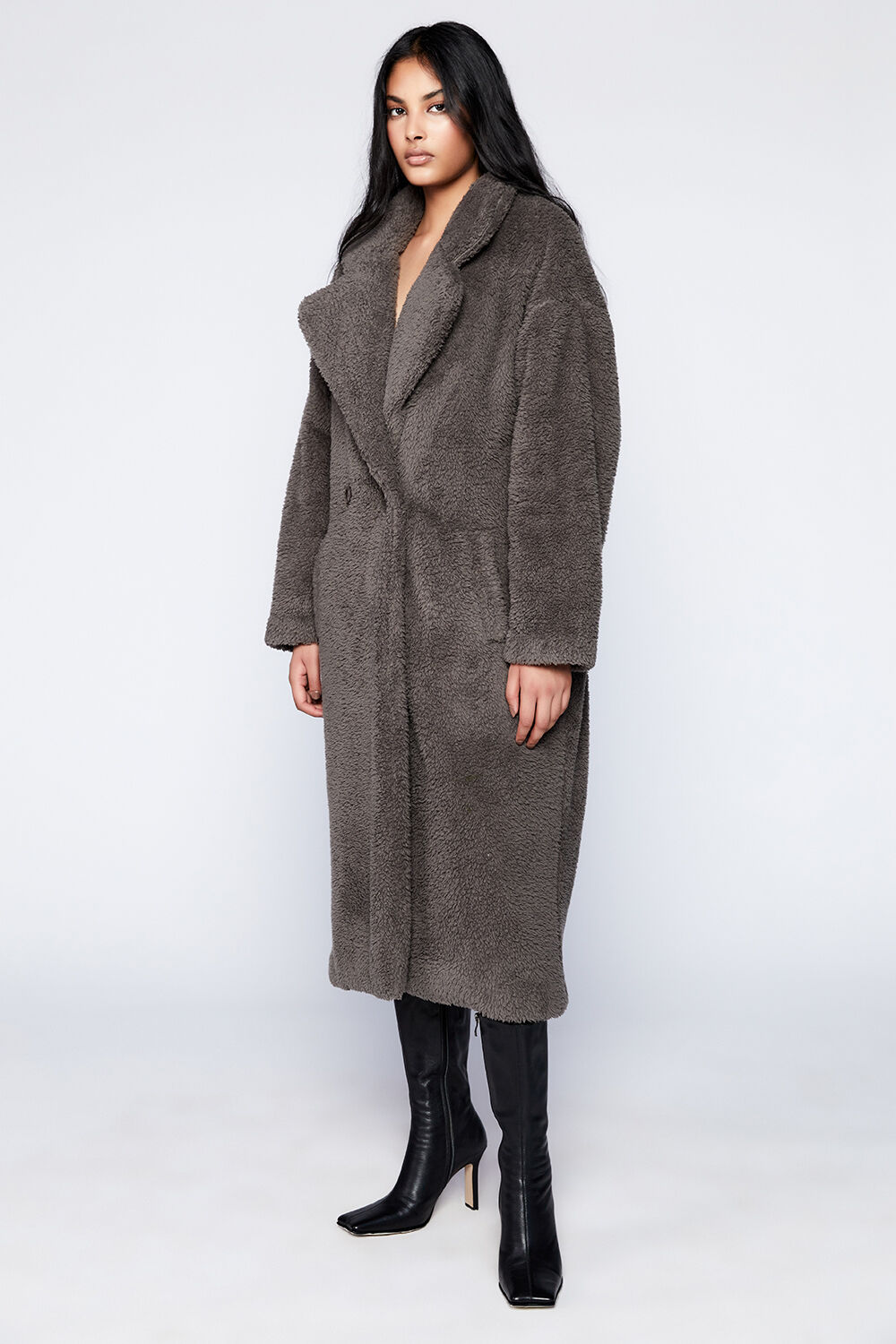THE TEDDY COAT in colour JET BLACK