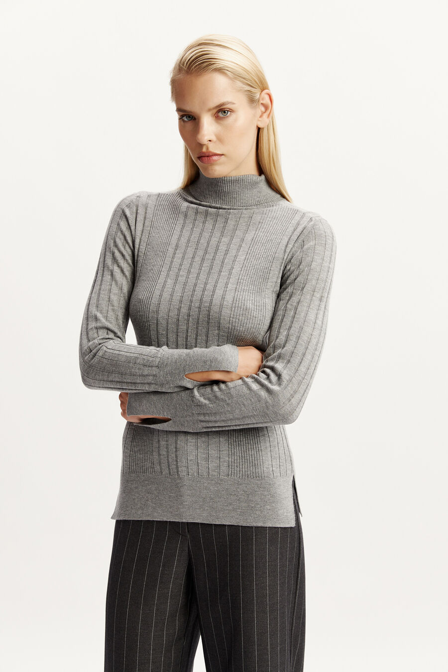 Tarshee Turtle Neck Knit Top