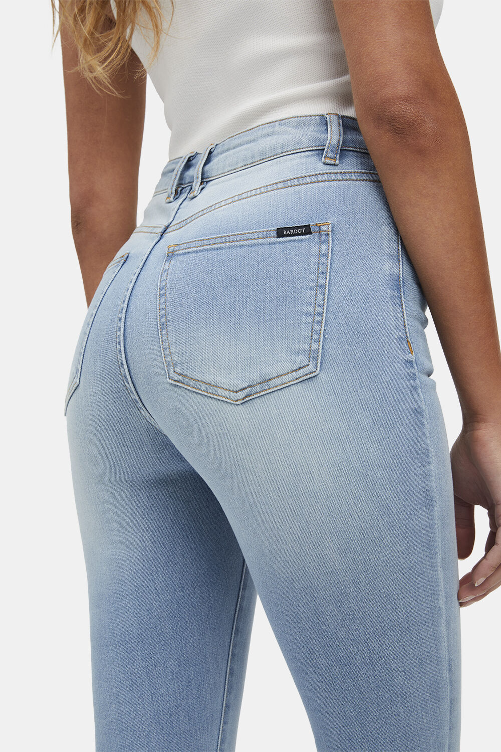KHLOE HI CROP JEANS in colour DREAM BLUE