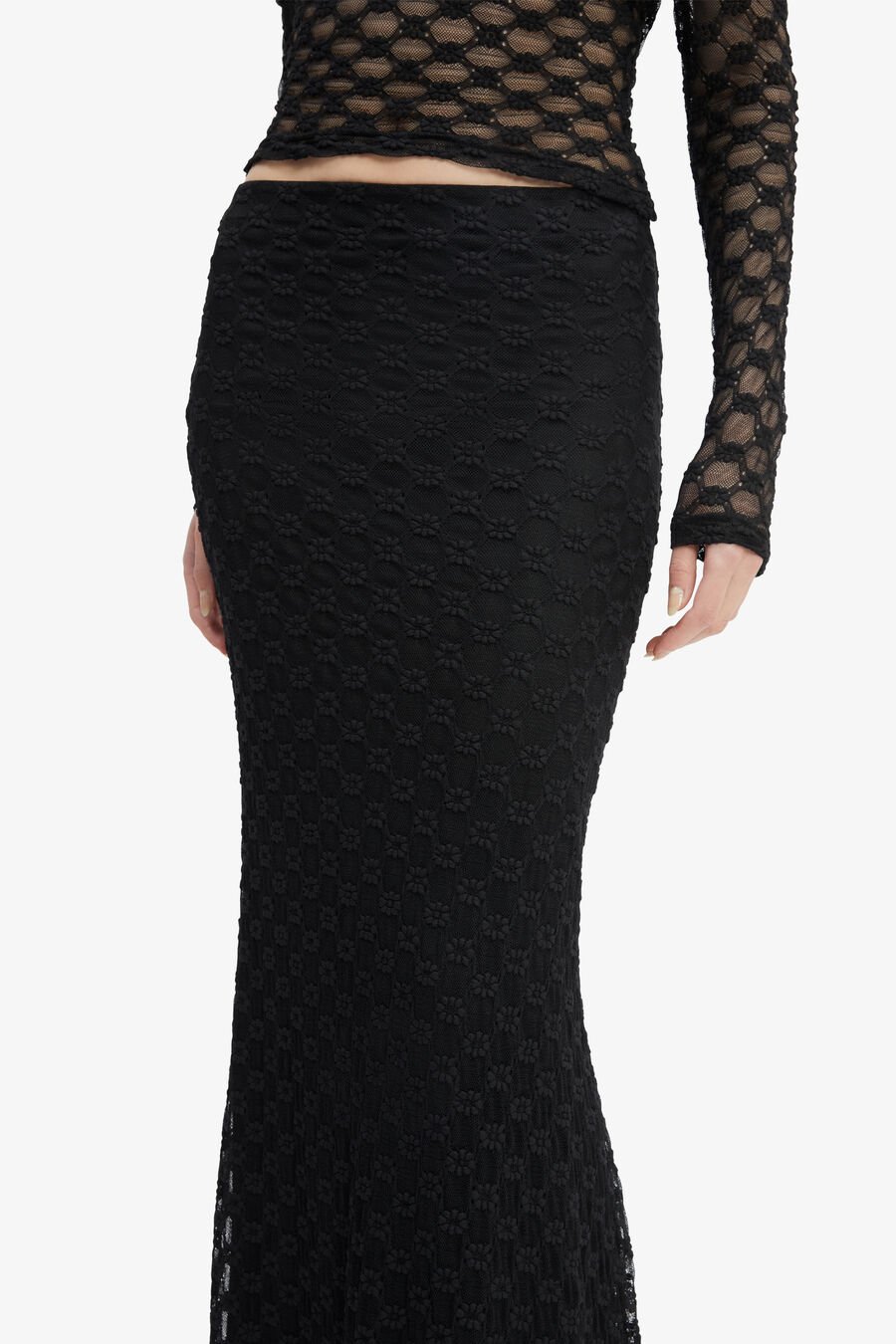 ADONI MID RISE MAXI SKIRT in colour BLACK