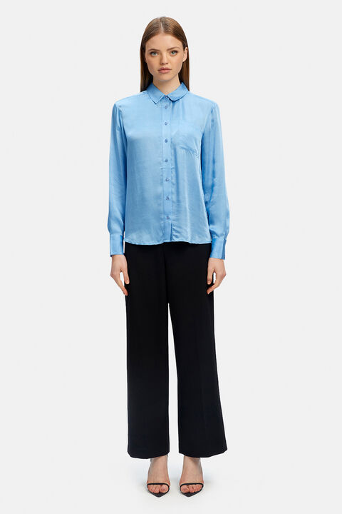 CLASSIC COLLAR SHIRT in colour BLUEBIRD