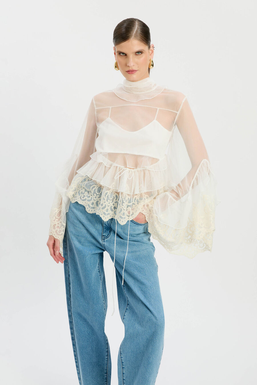 Anyssa Lace Edge Ruffe Blouse
