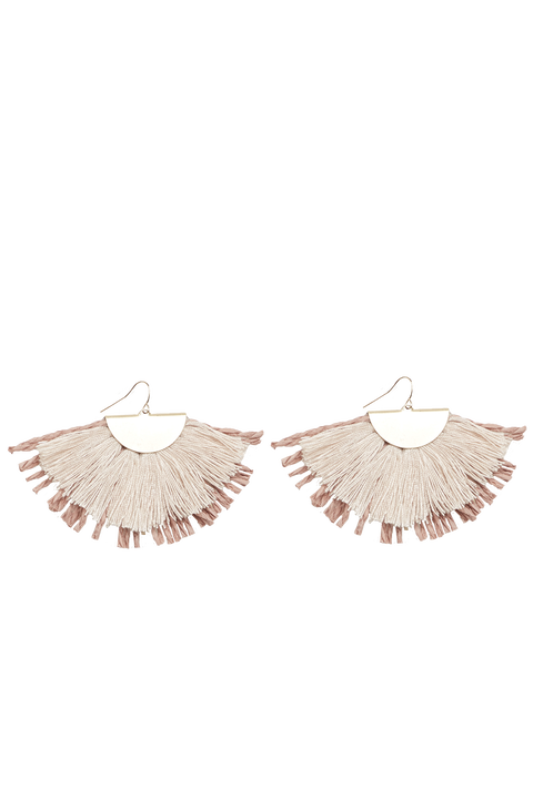 FAN FRINGED STRAW EARRINGS in colour DUSTY PINK