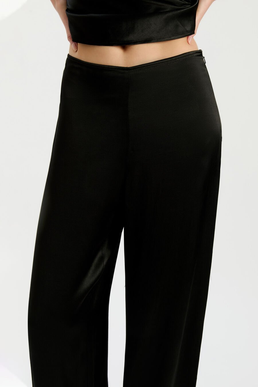 Devin Mid Rise Satin Pant