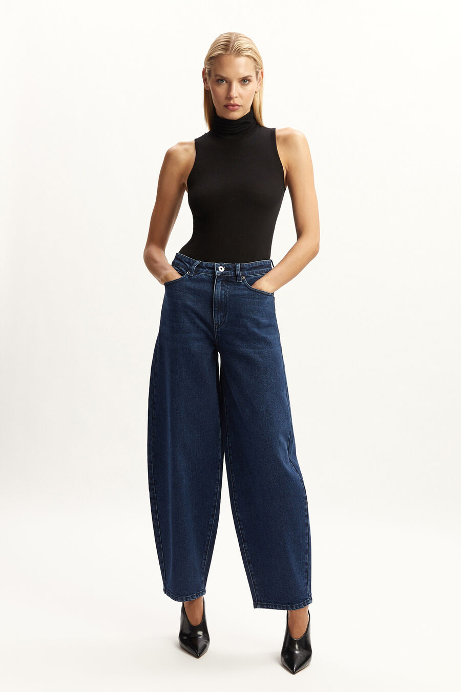 Delphina Barrel Leg Jean