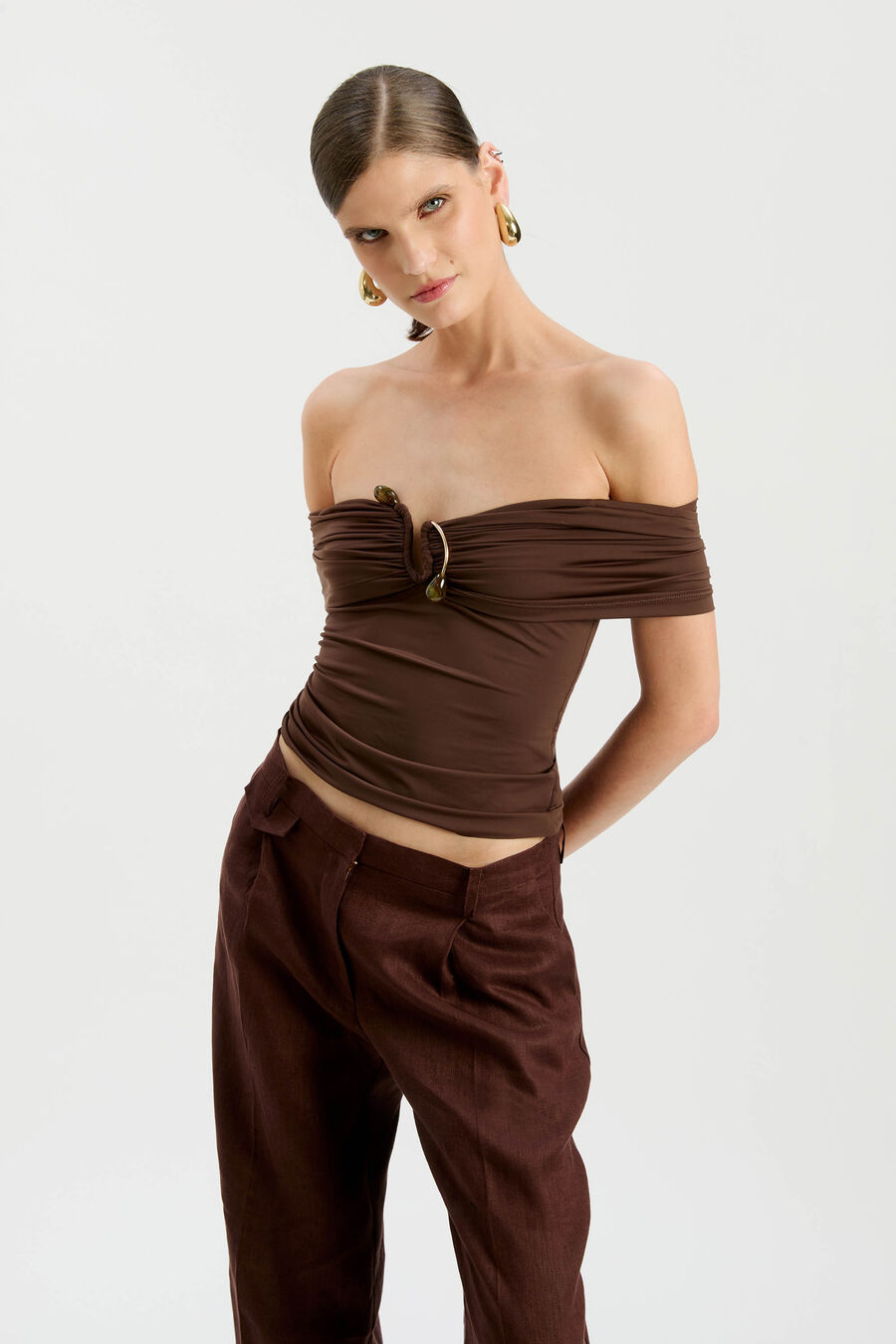 MARTINA OFF THE SHOULDER TOP in colour Chocolate