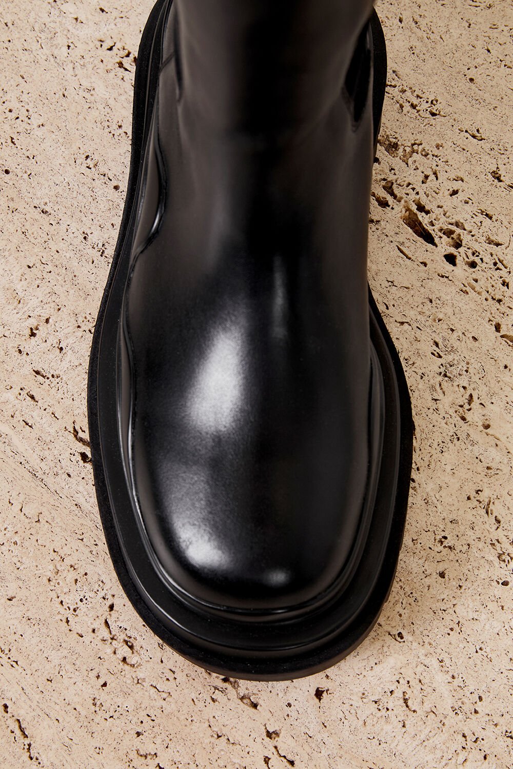 THE DION BOOT in colour CAVIAR