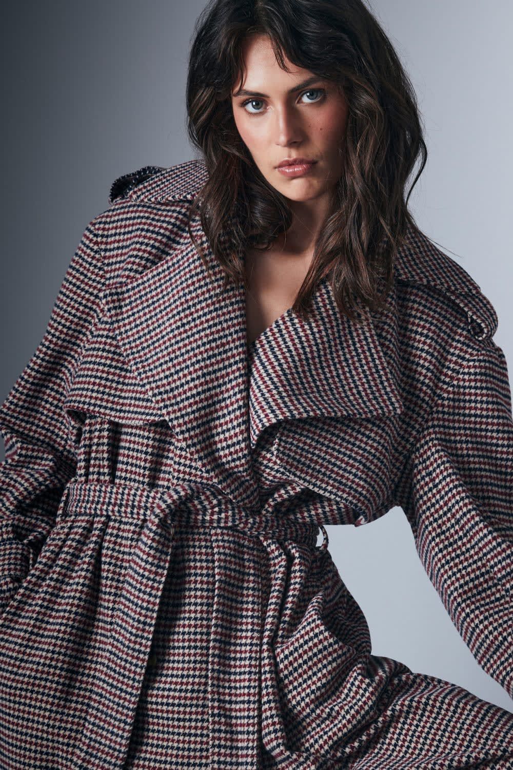 OVERSIZED CHECK TRENCH in colour CAVIAR
