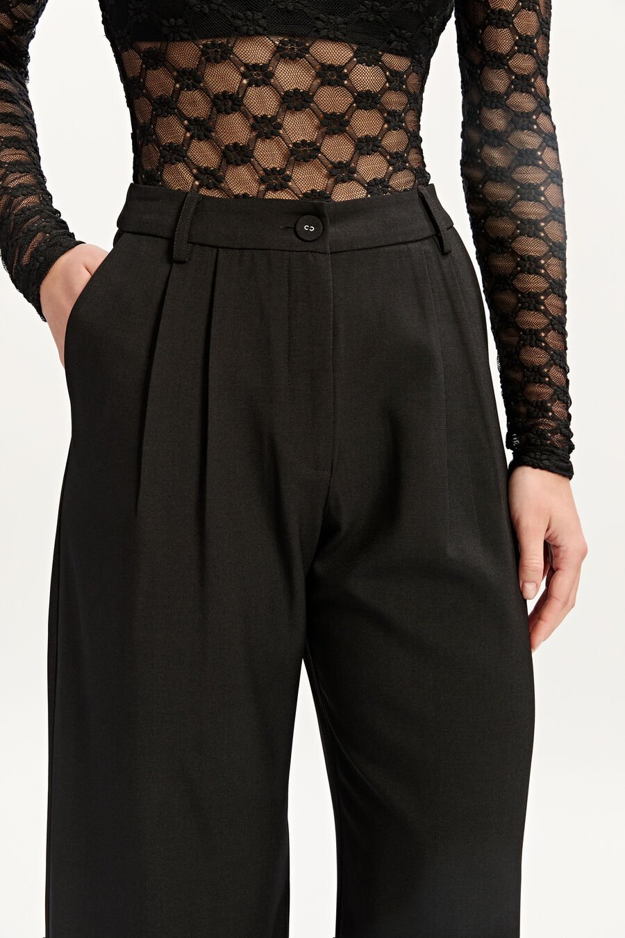 SLOANE STRAIGHT LEG PANT in colour BLACK