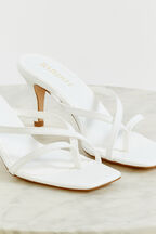 SQUARE STRAPPY HEEL in colour CLOUD DANCER