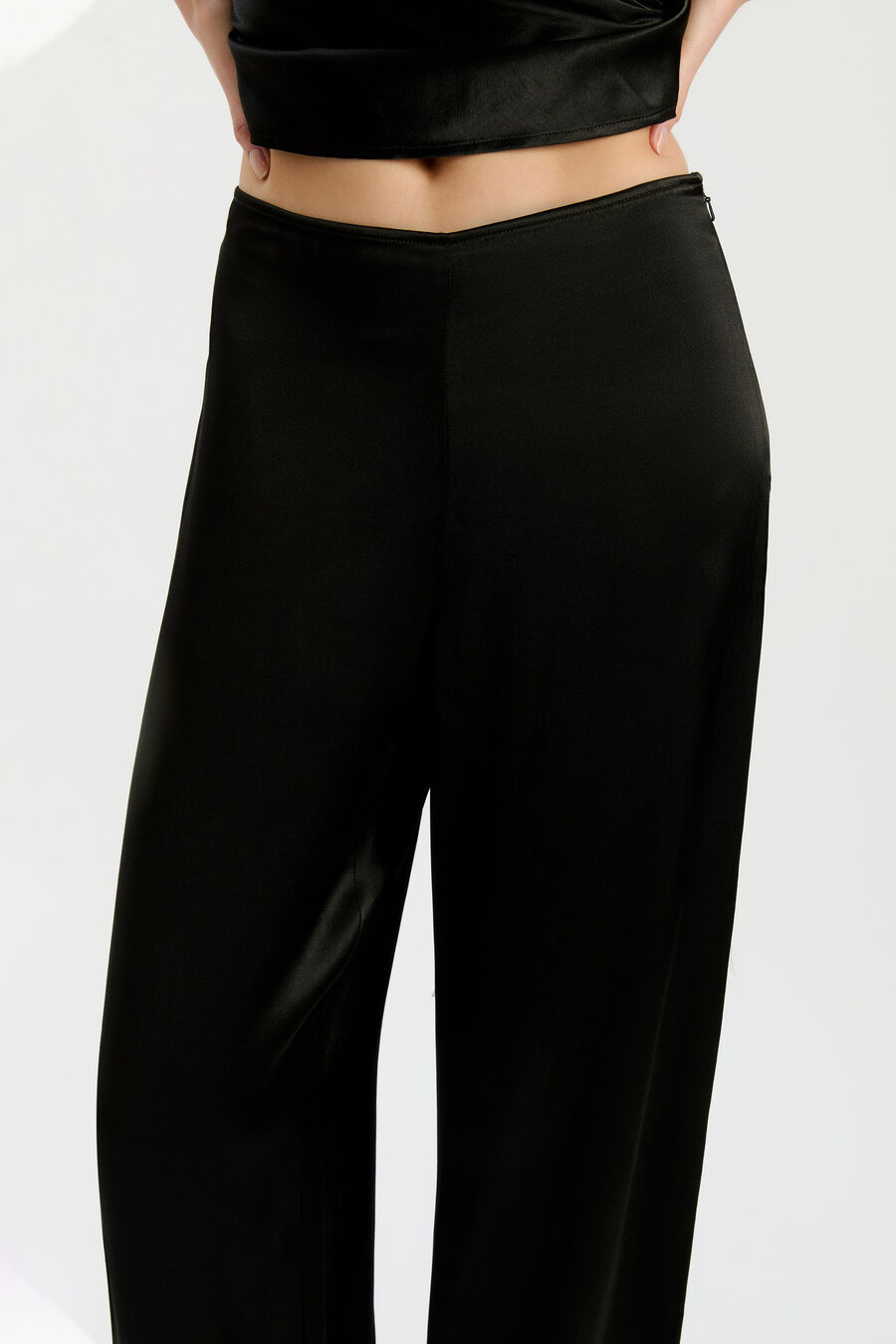 Devin Mid Rise Satin Pant