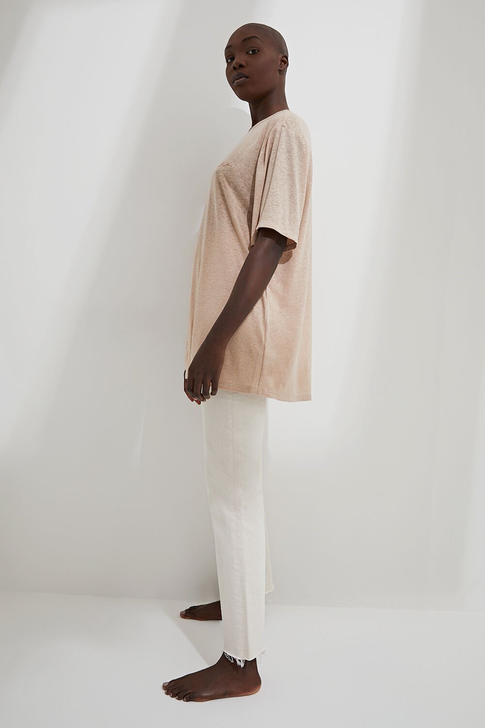 OVERSIZED LINEN BLEND TEE in colour RUGBY TAN